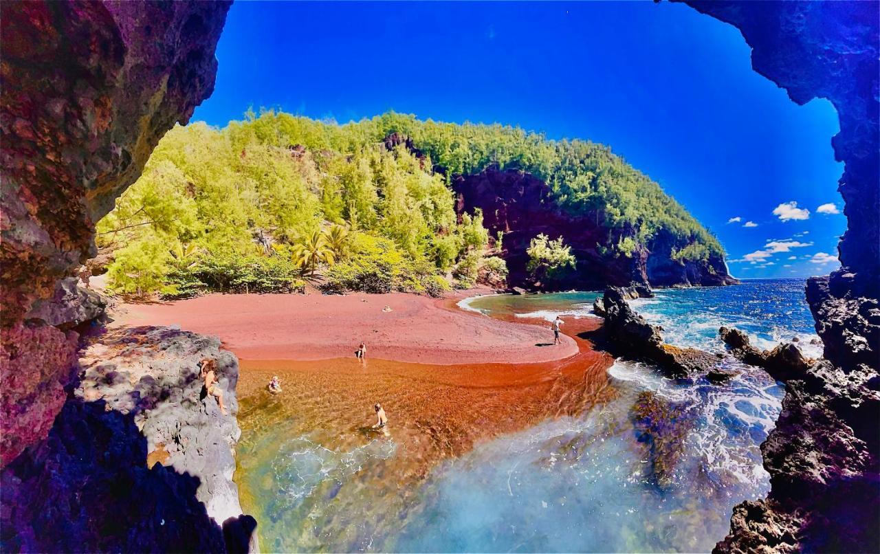 Explore Maui'S Diverse Campgrounds And Uncover The Island'S Beauty From Fresh Perspectives Every Day As You Journey With Aloha Glamp'S Great Jeep Equipped With A Rooftop Tent Paia Eksteriør billede